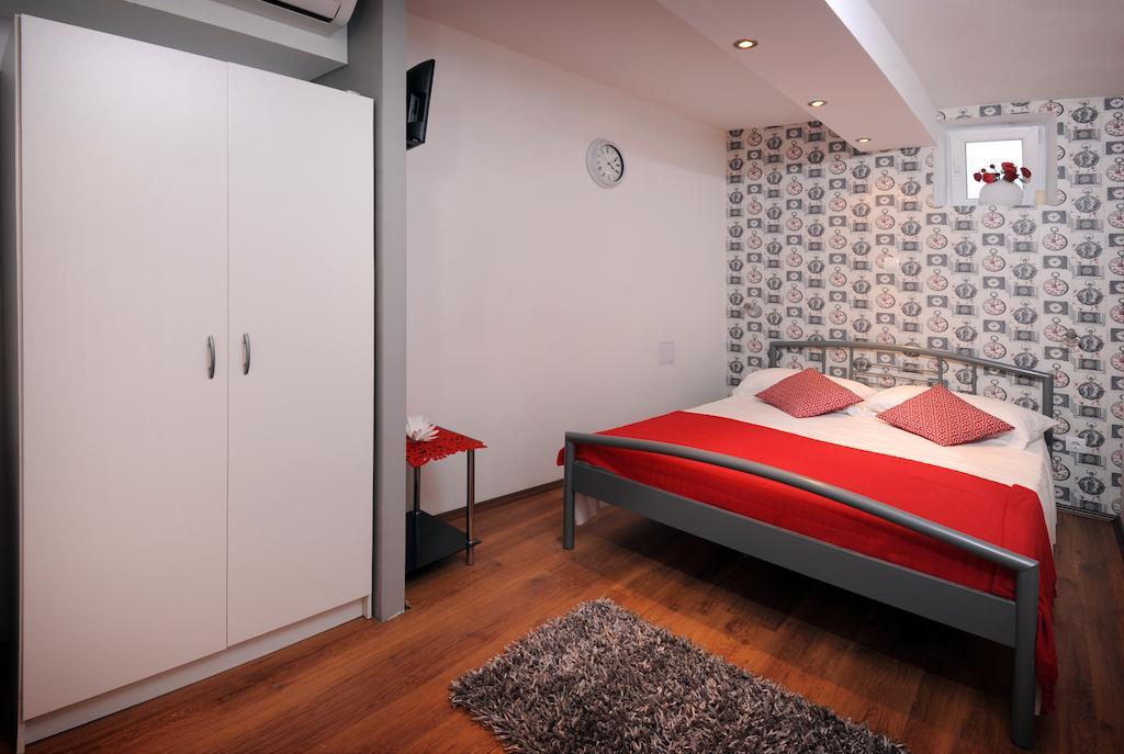 & Lasta Apartman *