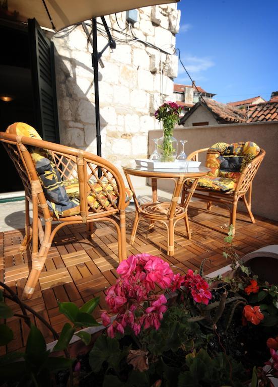 & Lasta Apartman *